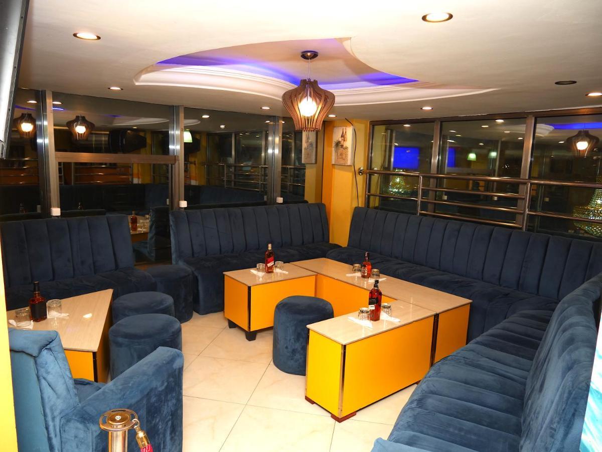 Marriot Metropolitan Hotel Douala Eksteriør billede