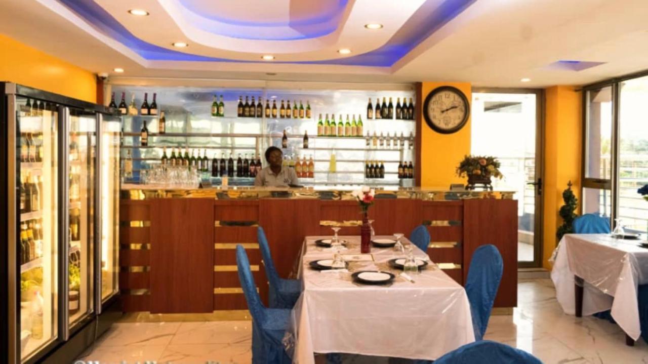 Marriot Metropolitan Hotel Douala Eksteriør billede